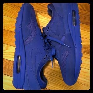 Nike max 1